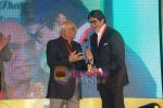 Amitabh Bachchan, Yash Chopra at Lions Gold Awards in Bhaidas Hall on 14th Jan 2010 (28).JPG